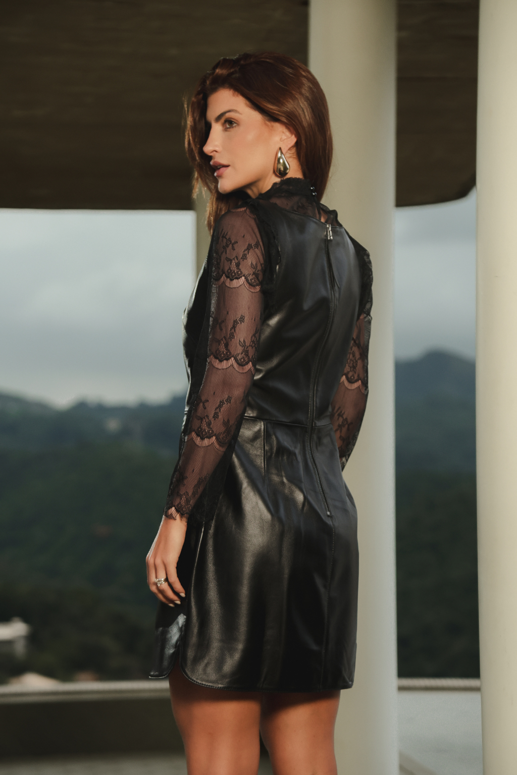 Vestido básico curto Preto