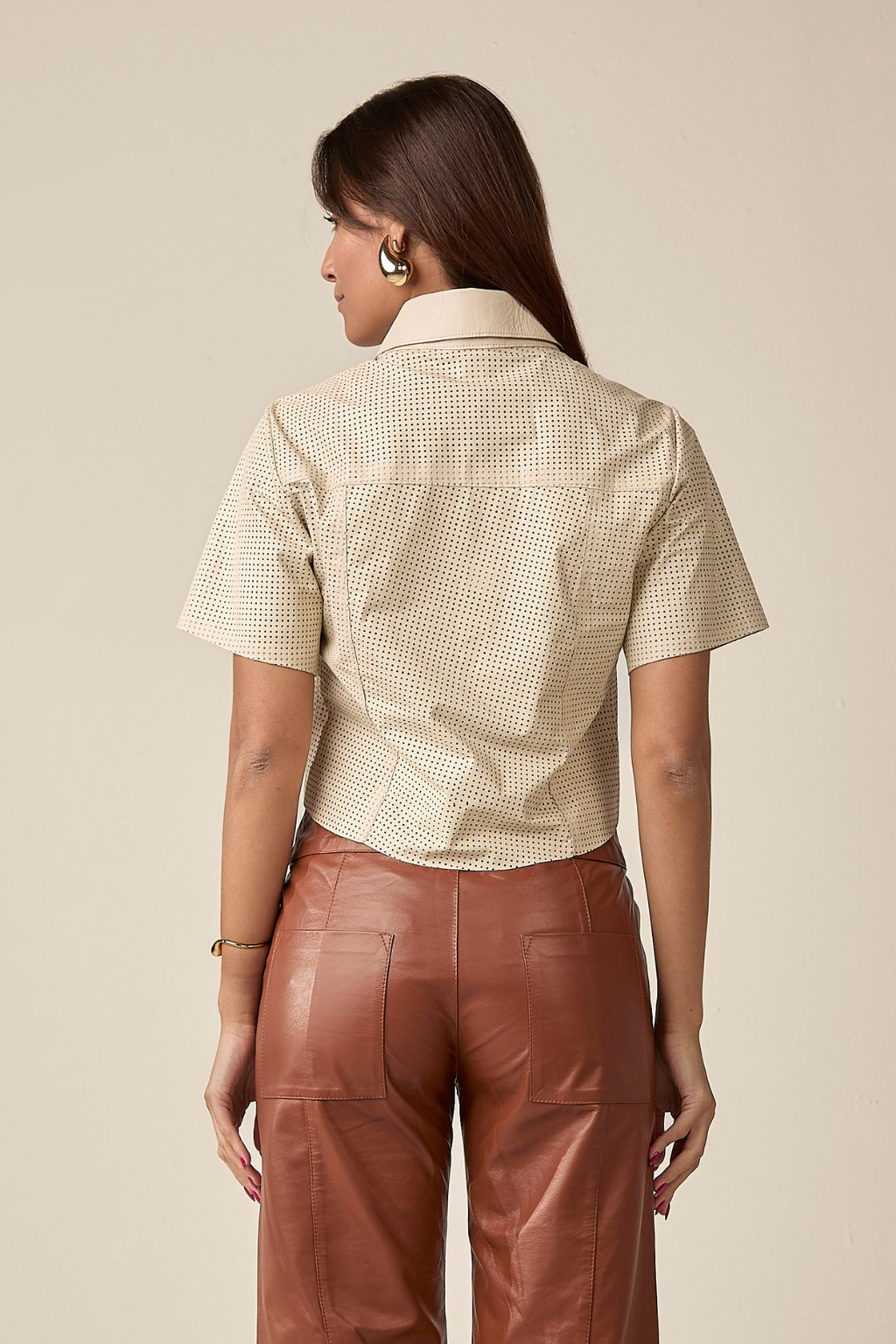 CAMISA CROPPED FURADINHA OFF