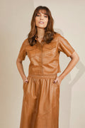 CAMISA CROPPED CARAMELO