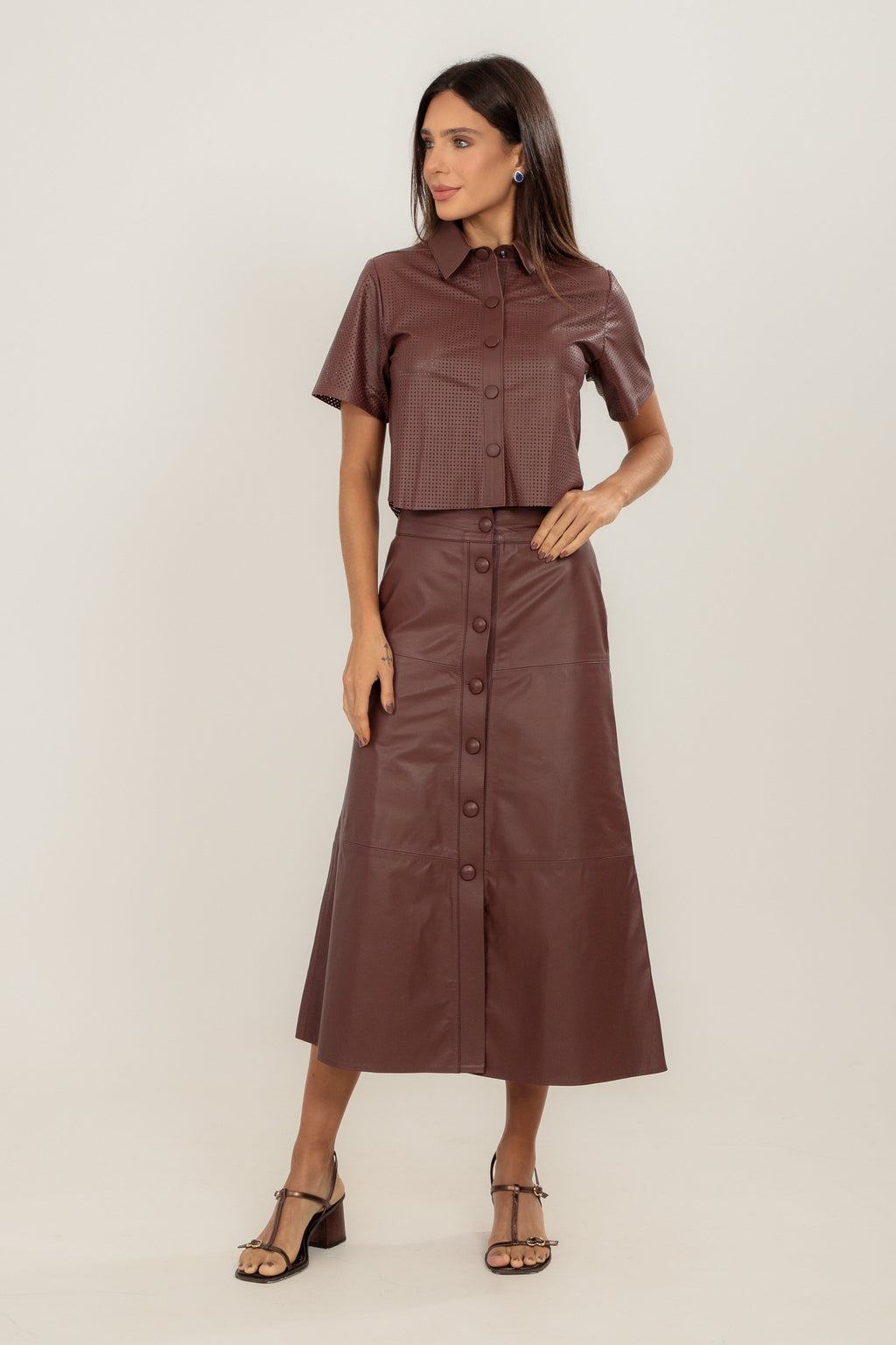 CAMISA CROPPED FURADINHA RUM