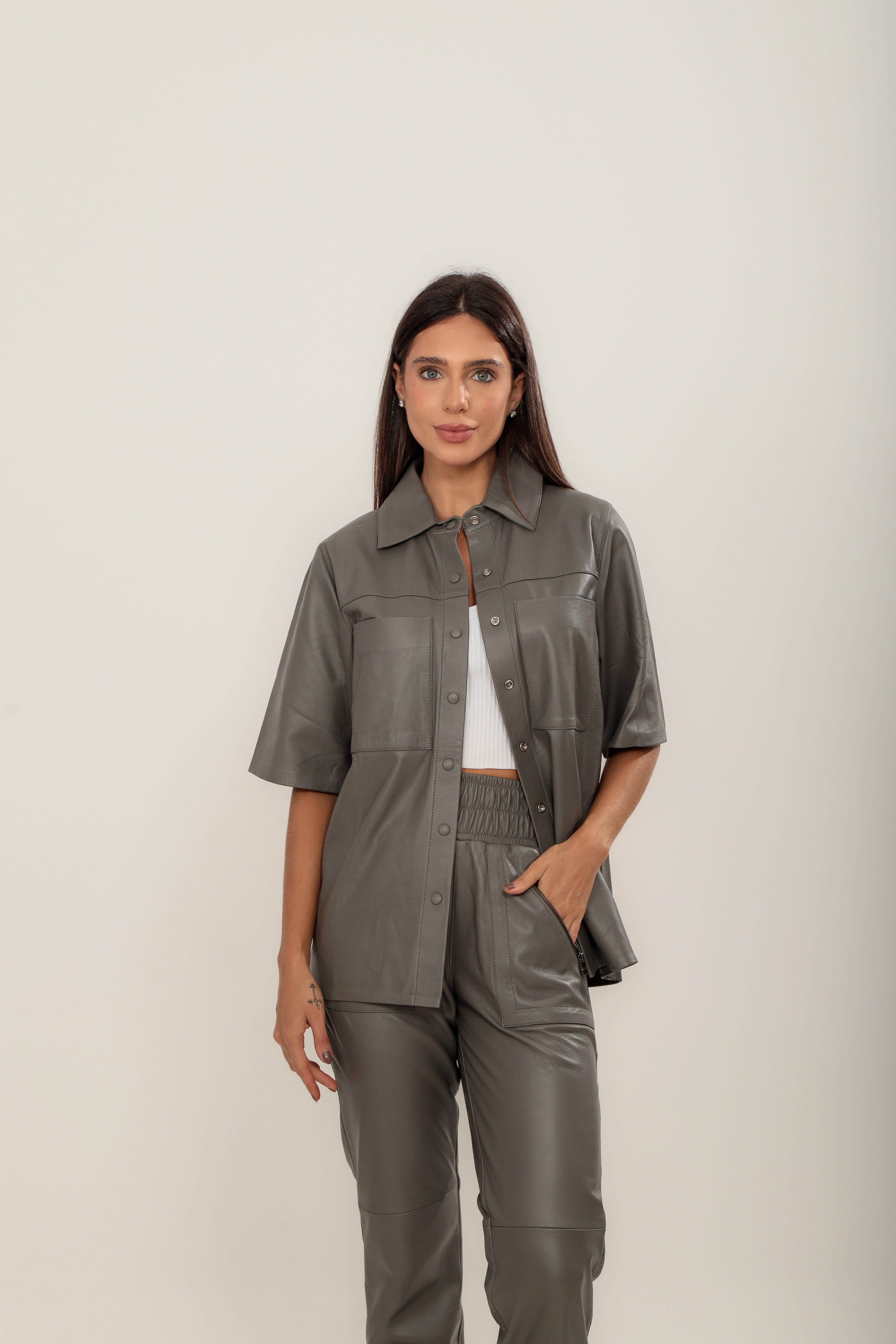 Camisa Couro Longa Cinza