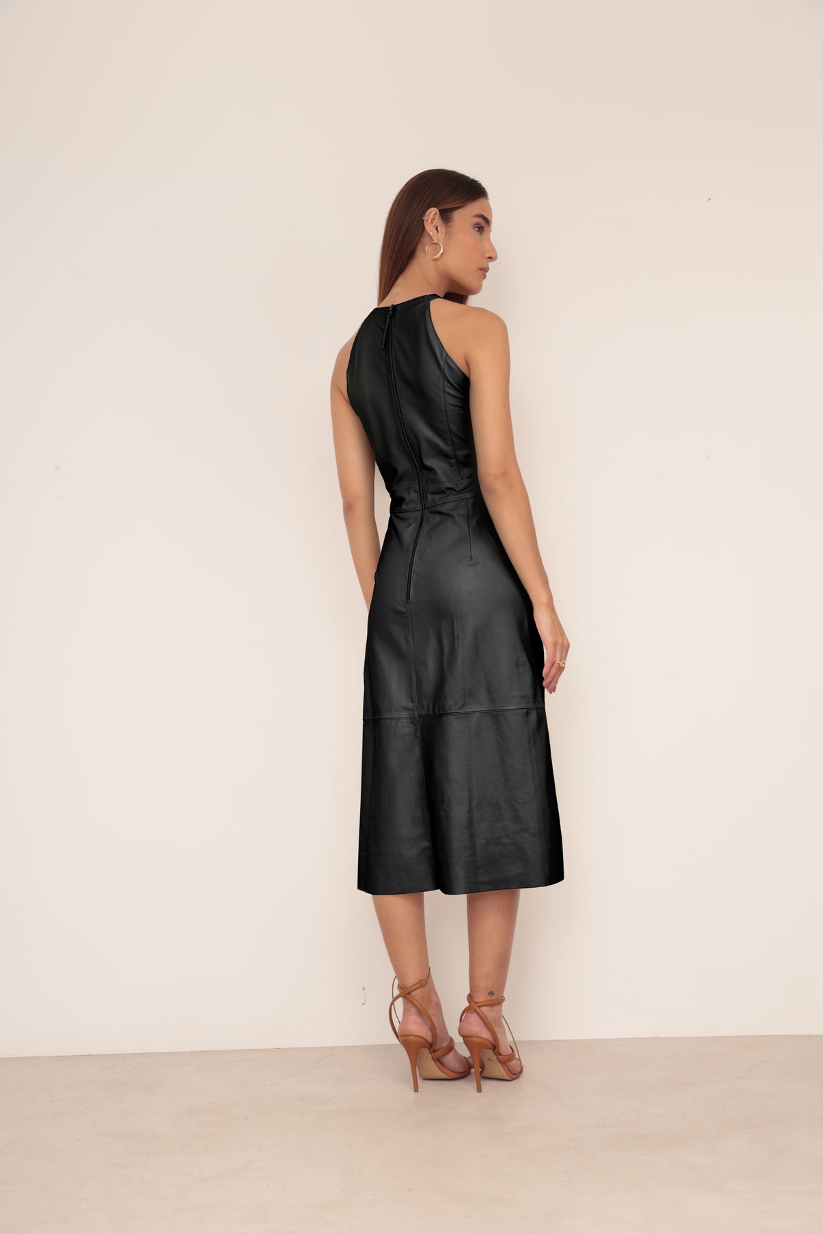 Vestido Couro Mídi Trapézio - Preto