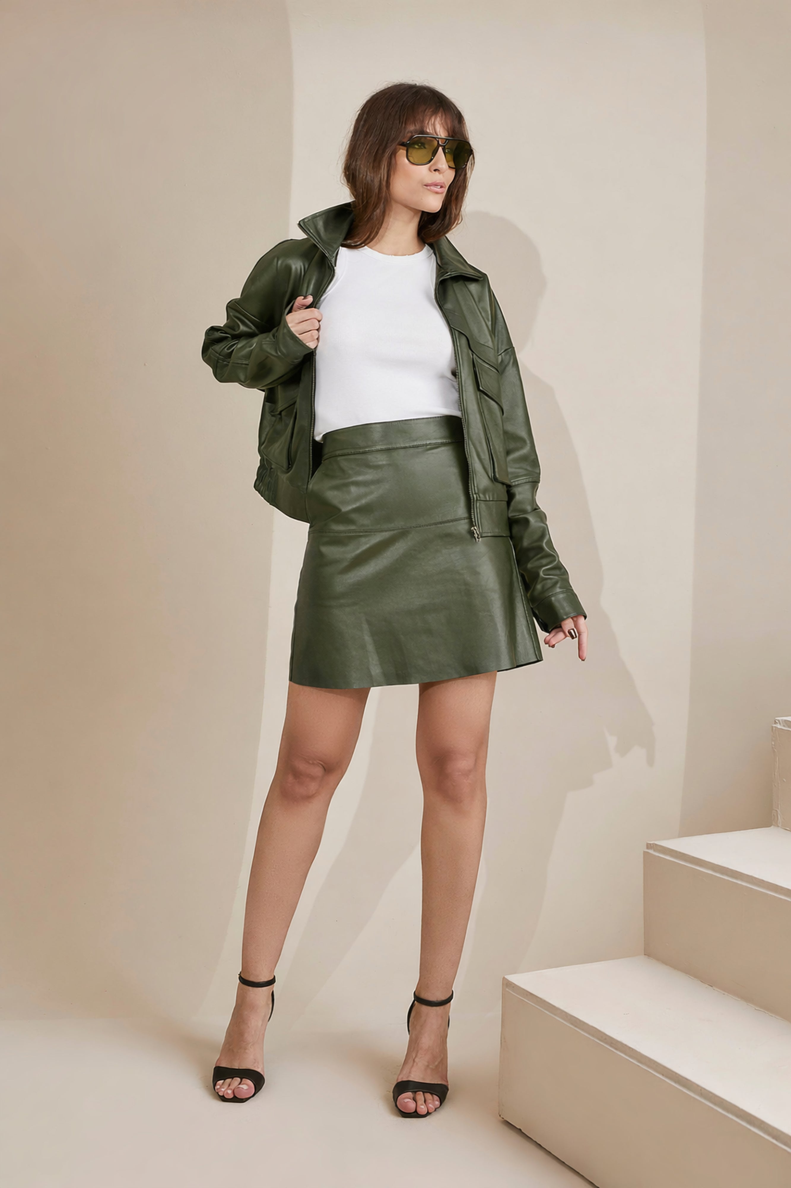SAIA CURTA BOLSO VERDE MILITAR